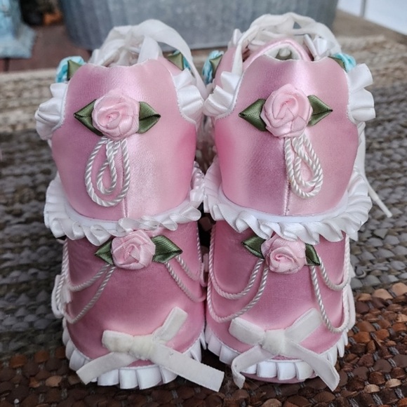 Sugar Thrillz Dolls Kill ‘Just Deserts’ Cake Shoes Sneakers Bag Purse SET NEW 9 - Picture 4 of 14